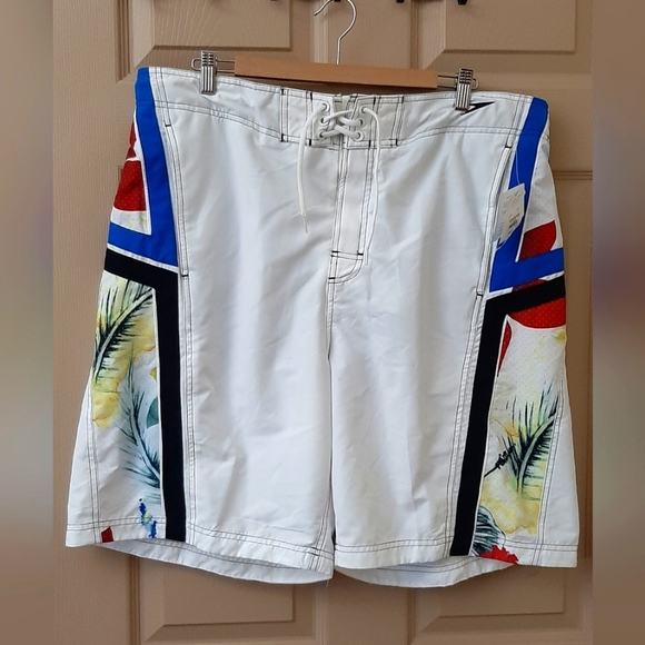 NWT SPEEDO SWIM TRUNKS - Picture 1 of 6